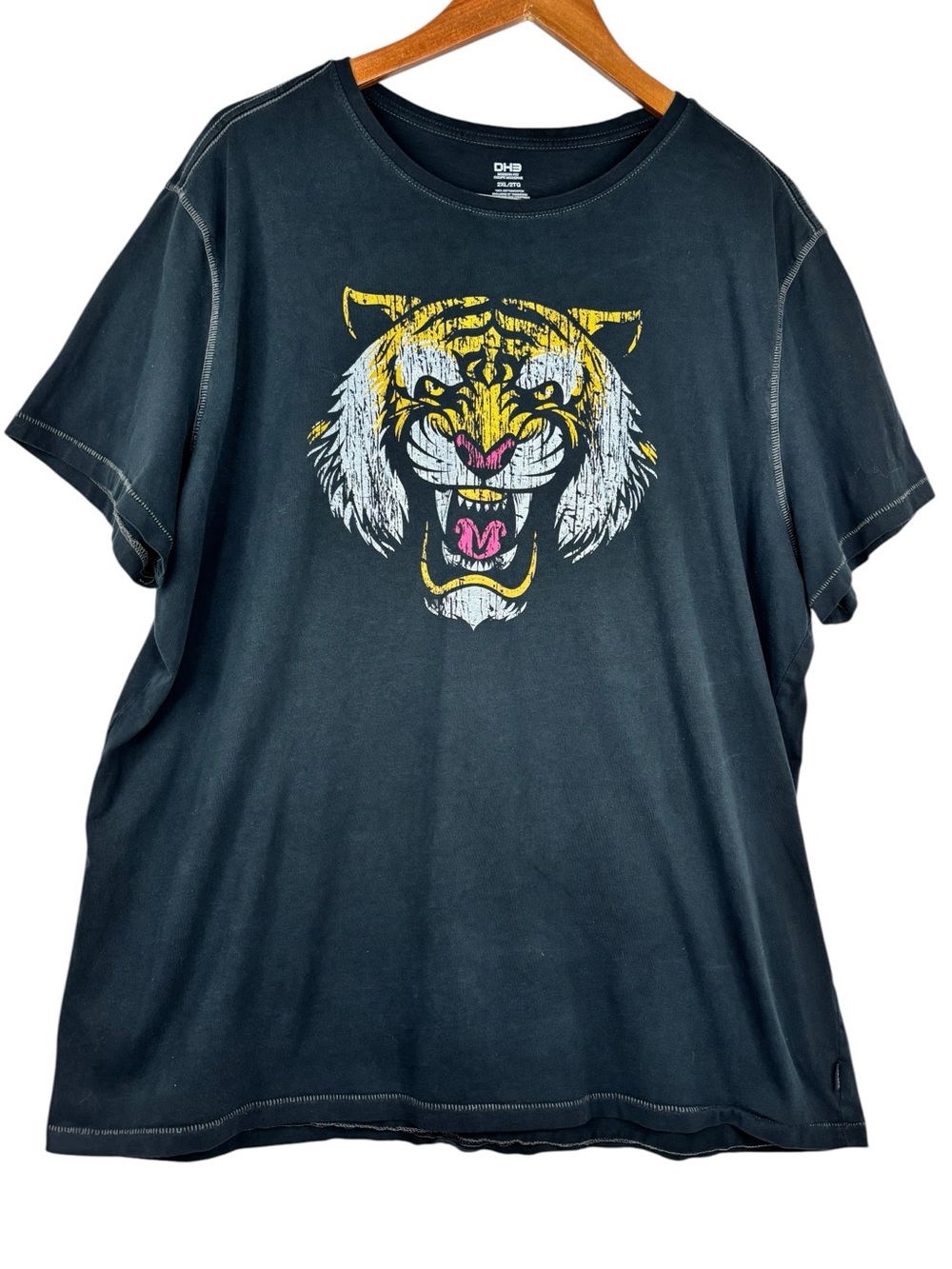 DH3 Modern Fit Black Cotton Crewneck With Distressed Tiger Graphic Tee 2XL